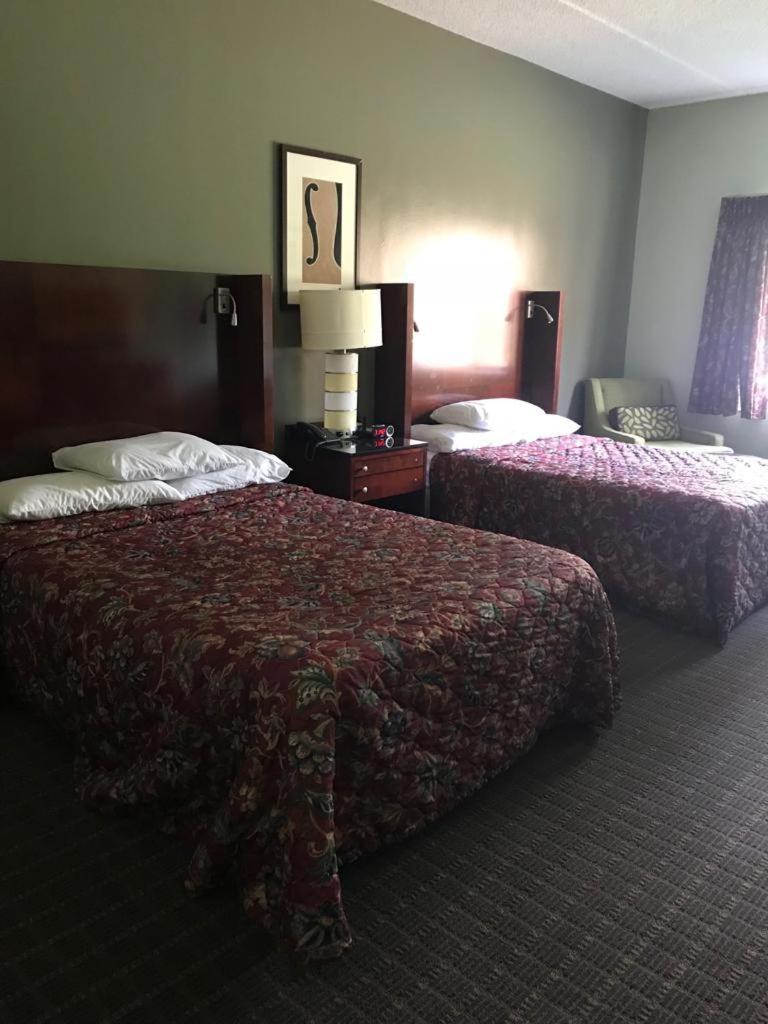 Cci Express Inn Central City Kültér fotó